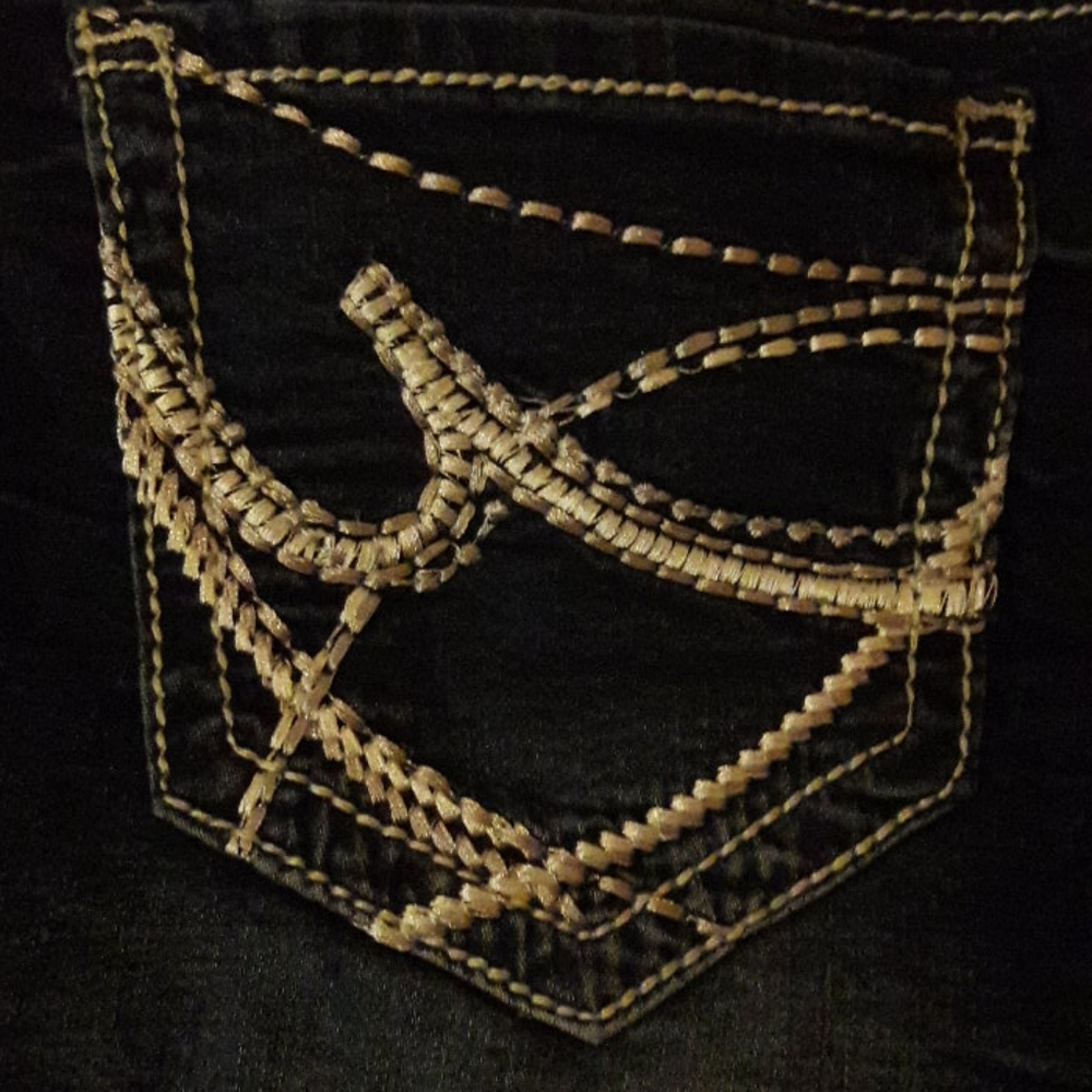 Almost Famous Junior Denim Shorts - Picture 9 of 11